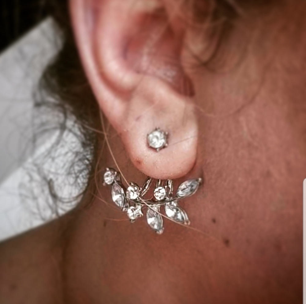 Hanging crystal earrings - Picture 3 of 3